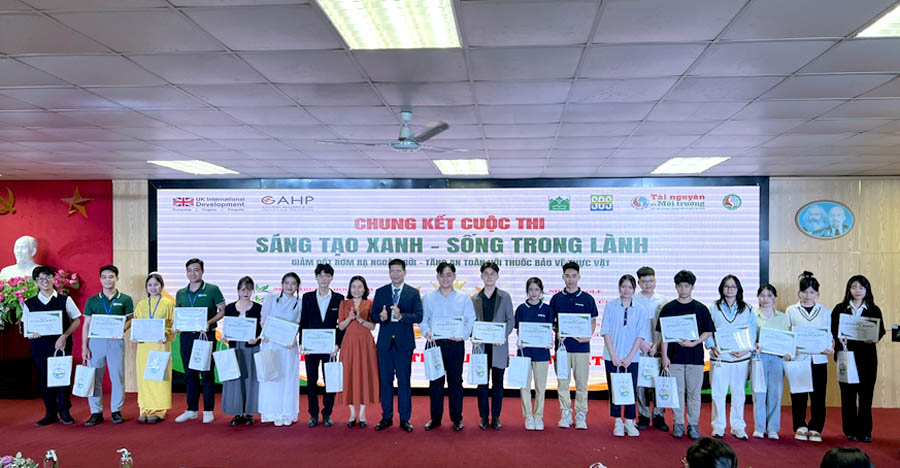 Đã[-]chọn[-]được[-]một[-]số[-]đề[-]tài[-]xuất[-]sắc[-]trong[-]cuộc[-]thi[-]“Sáng[-]tạo[-]xanh[-]–[-]Sống[-]trong[-]lành”